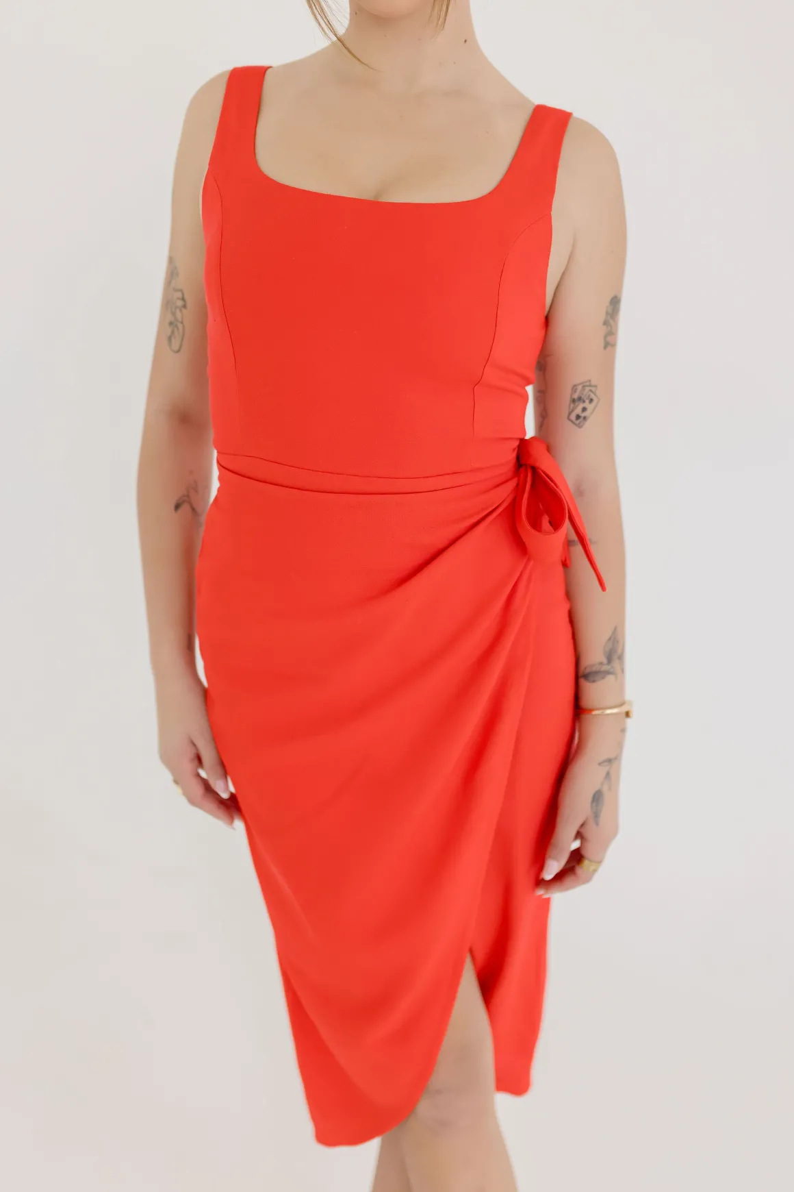 Brynn Sleeveless Tulip Hem Wrap Linen Midi Dress Red