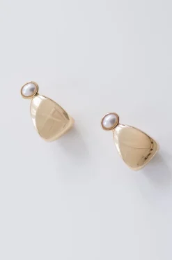 Danielle Pearl Teardrop Earrings Gold