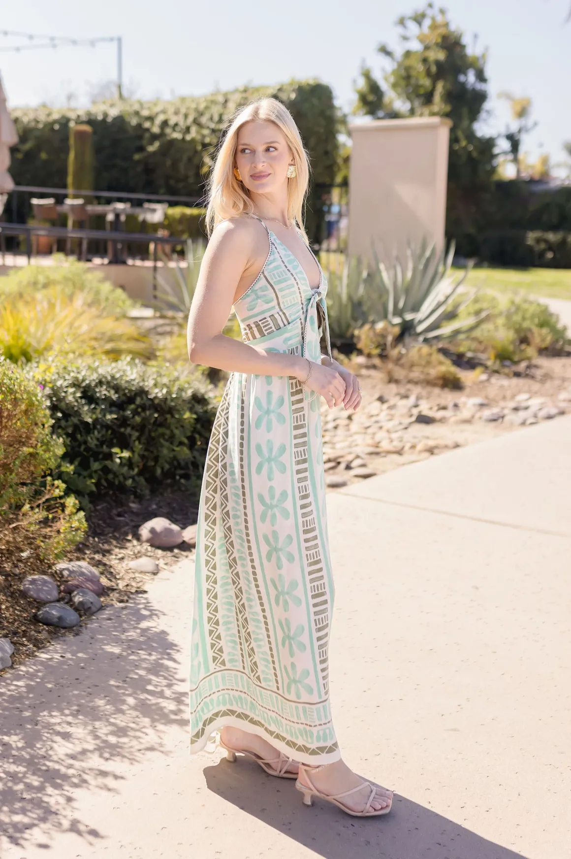Kili Sleeveless Back Tie Abstract Print Maxi Dress Green
