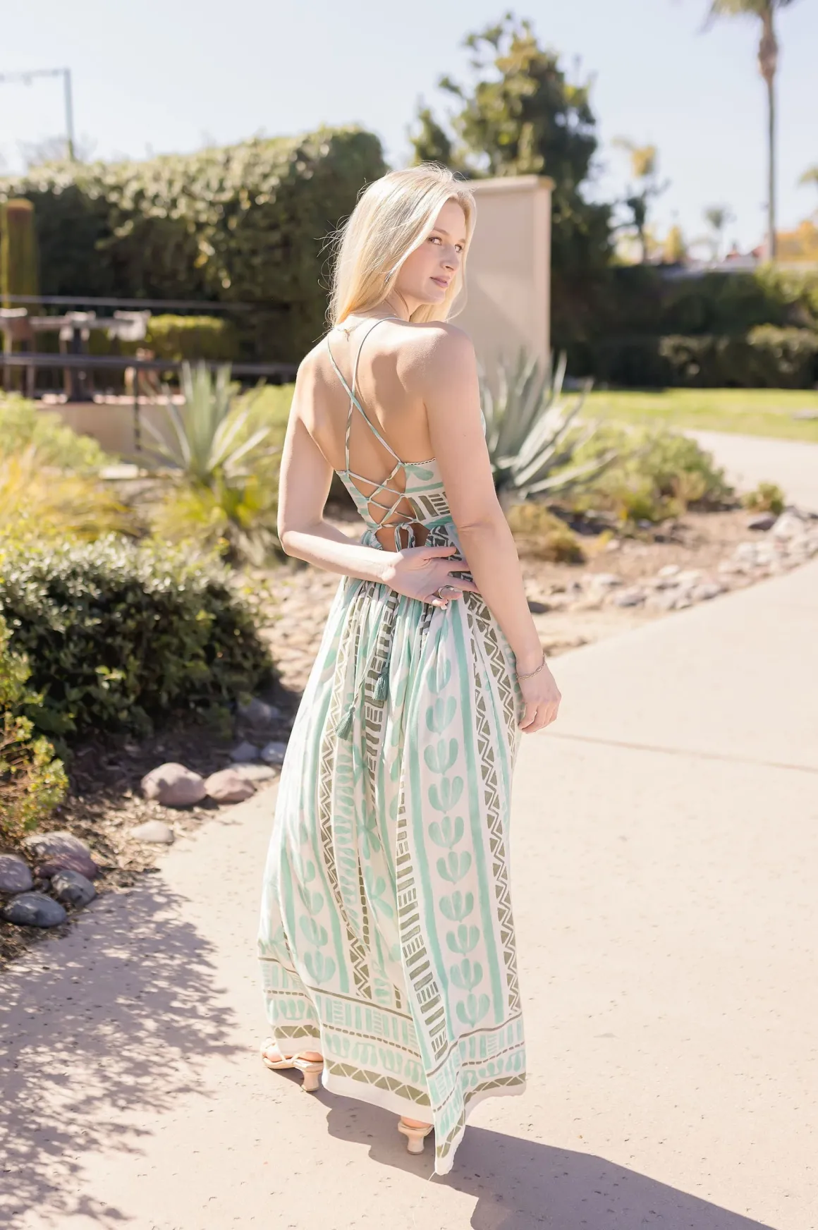 Kili Sleeveless Back Tie Abstract Print Maxi Dress Green