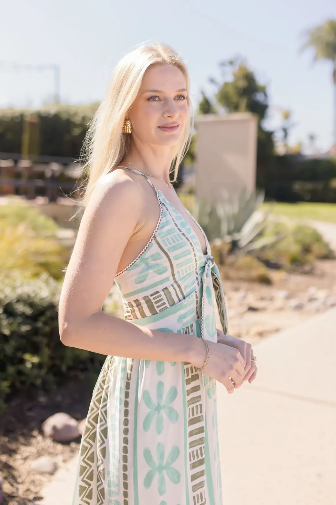 Kili Sleeveless Back Tie Abstract Print Maxi Dress Green
