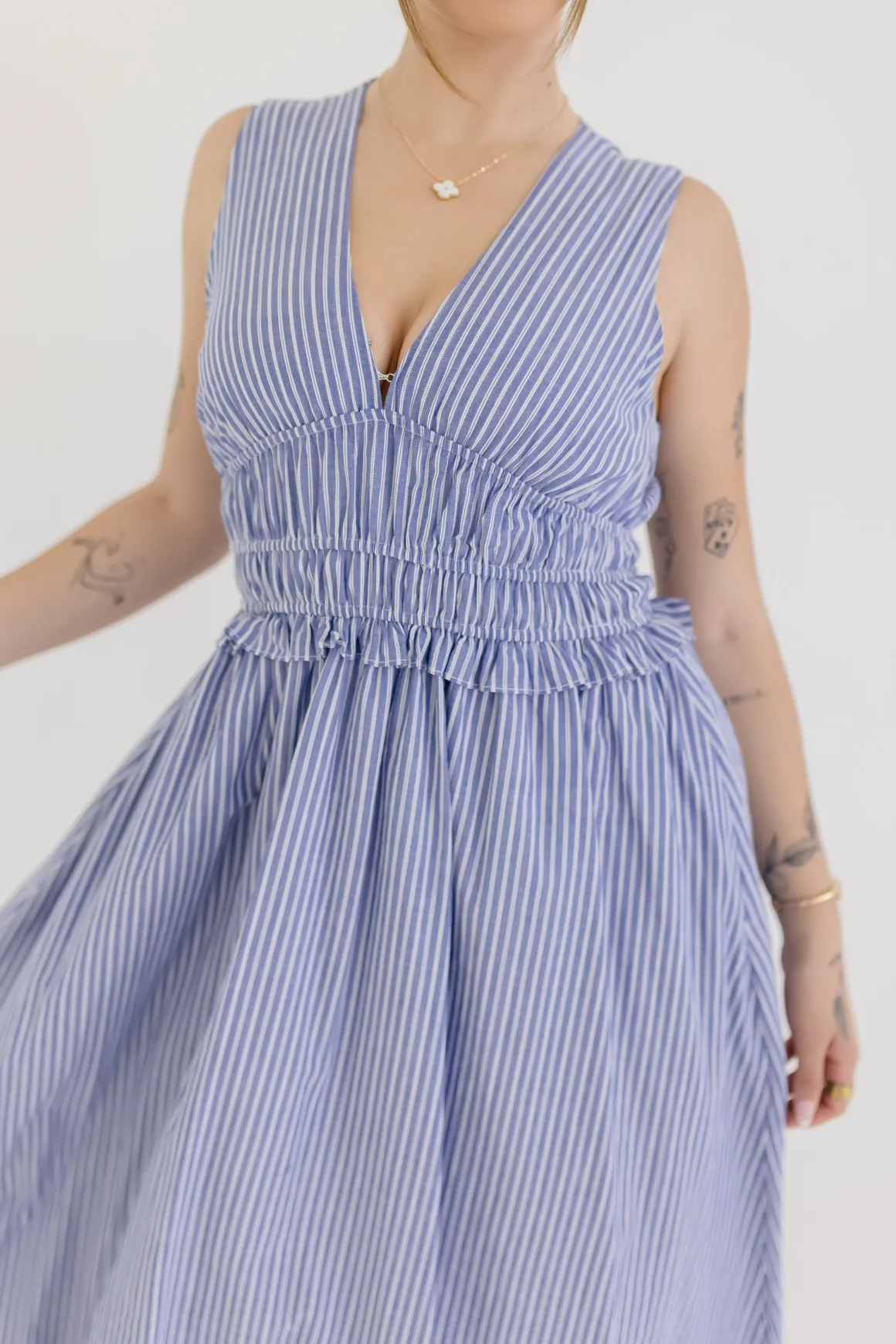 Leigh Sleeveless Stripe Print Shirred Waist Midi Dress Blue
