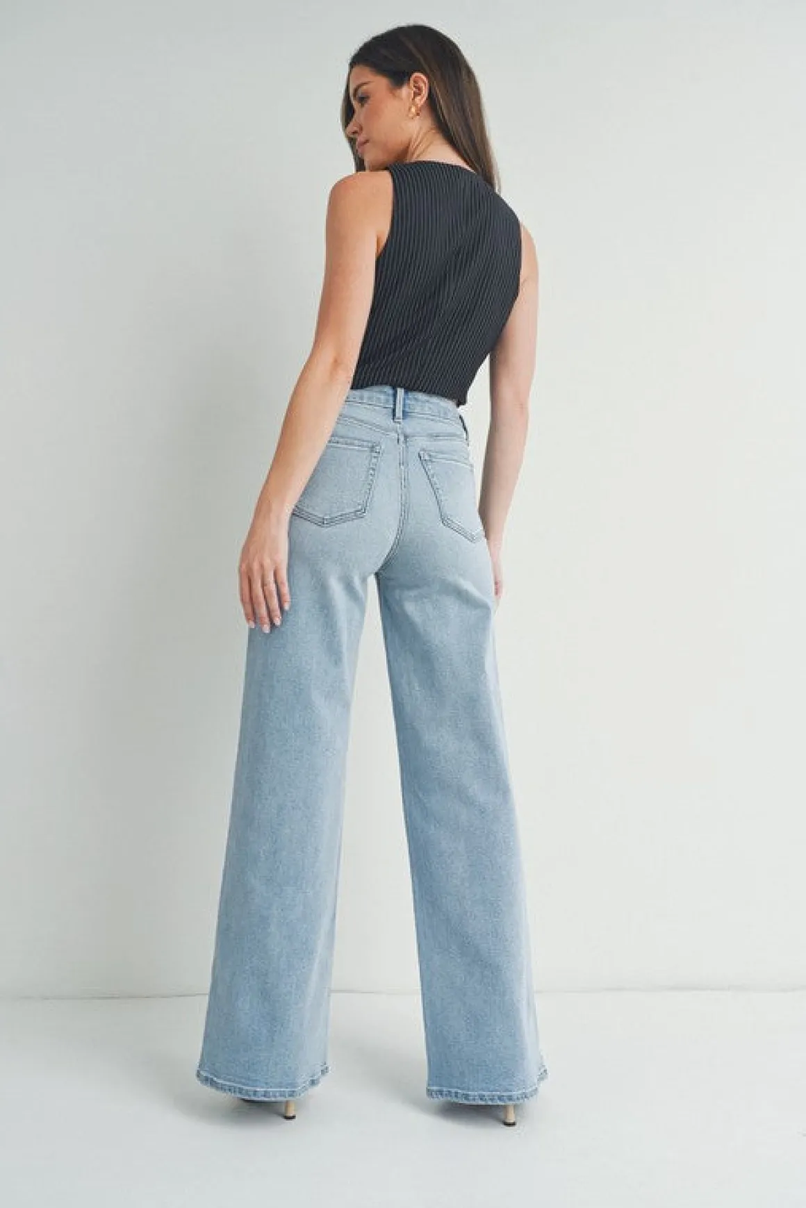 Lilly High Rise Wide Leg Jeans Light Wash