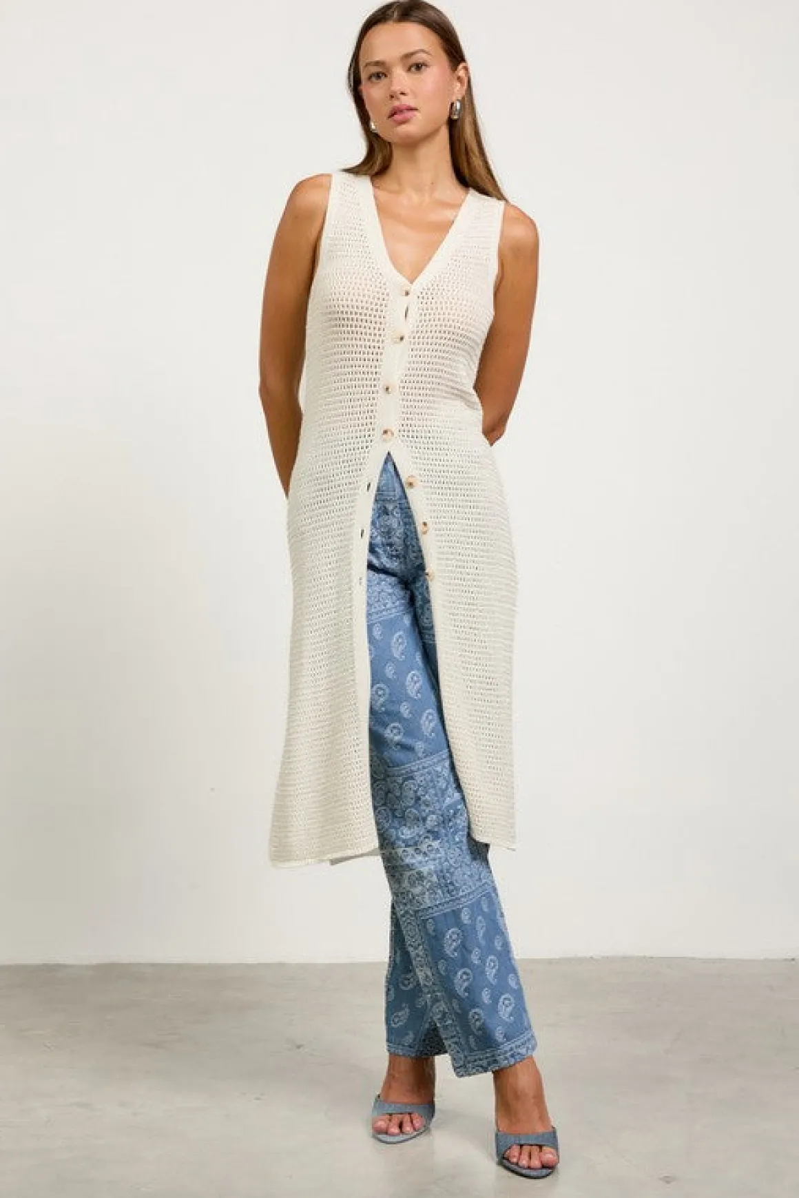 Mae Sleeveless Knit Button Down Long Cardigan White