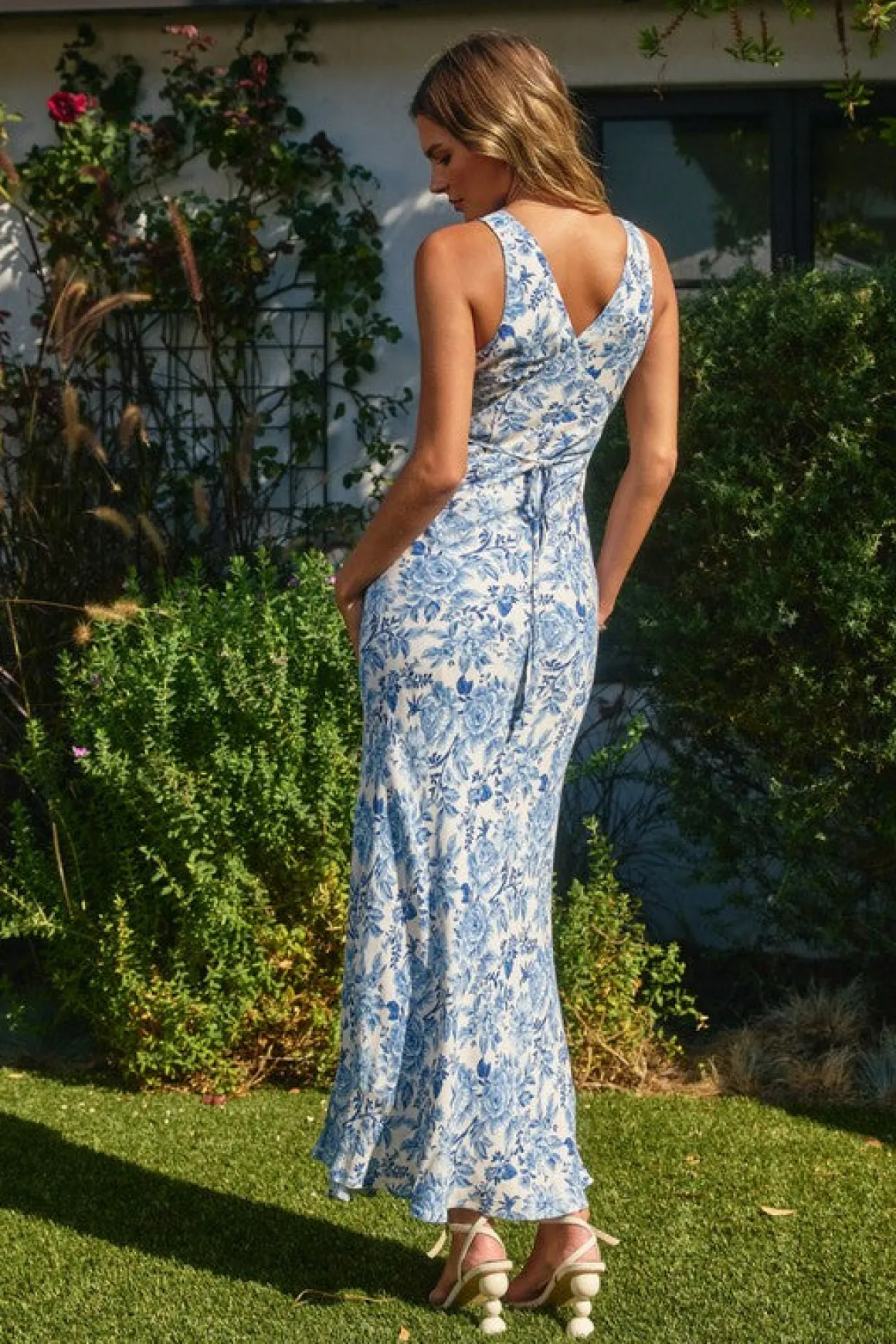 Waitlist 5/28 ♥ Bonnie Sleeveless Floral Print Maxi Dress Blue
