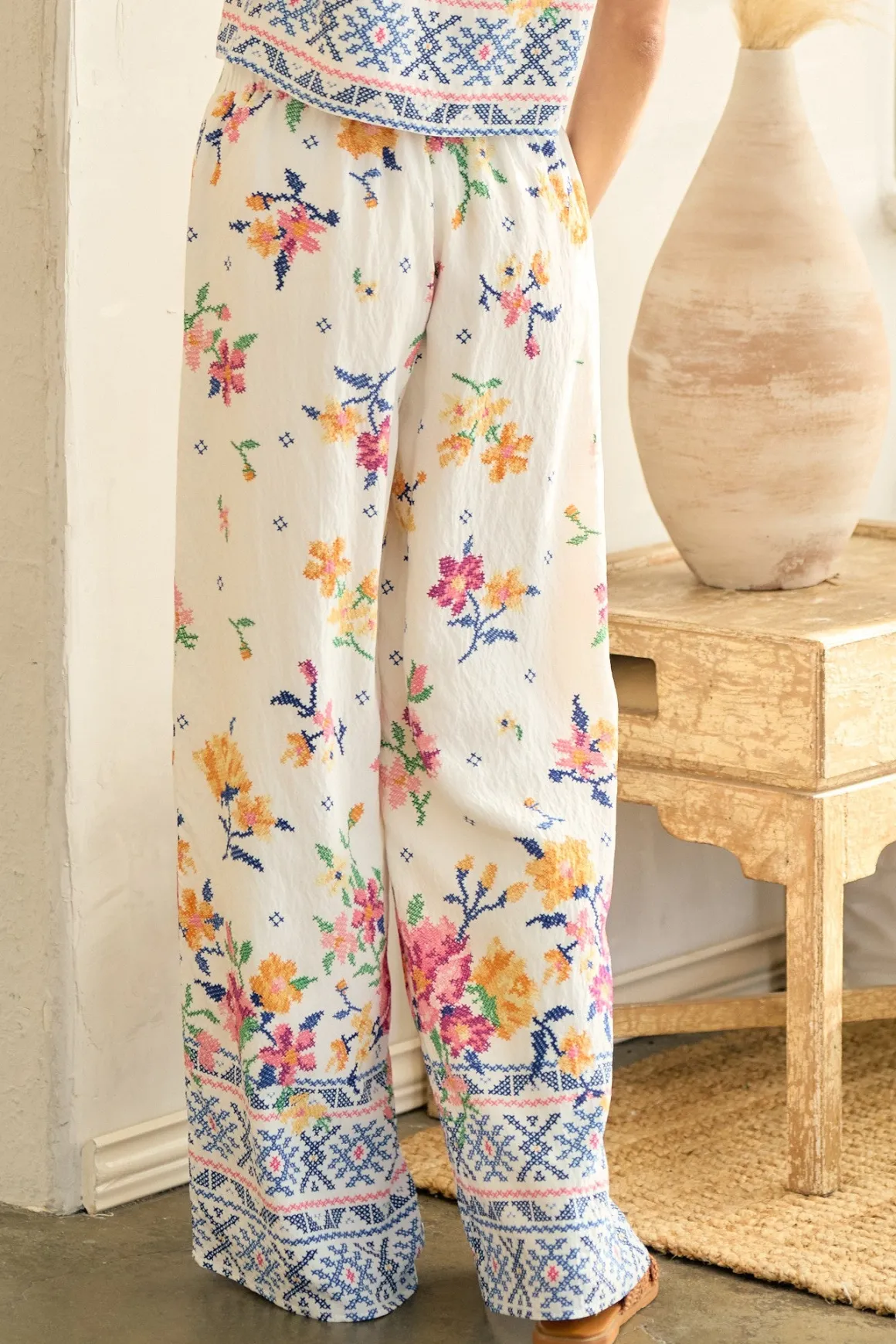 Waitlist 6/5 ♥ Demi Mid Rise Floral Print Wide Leg Pants White