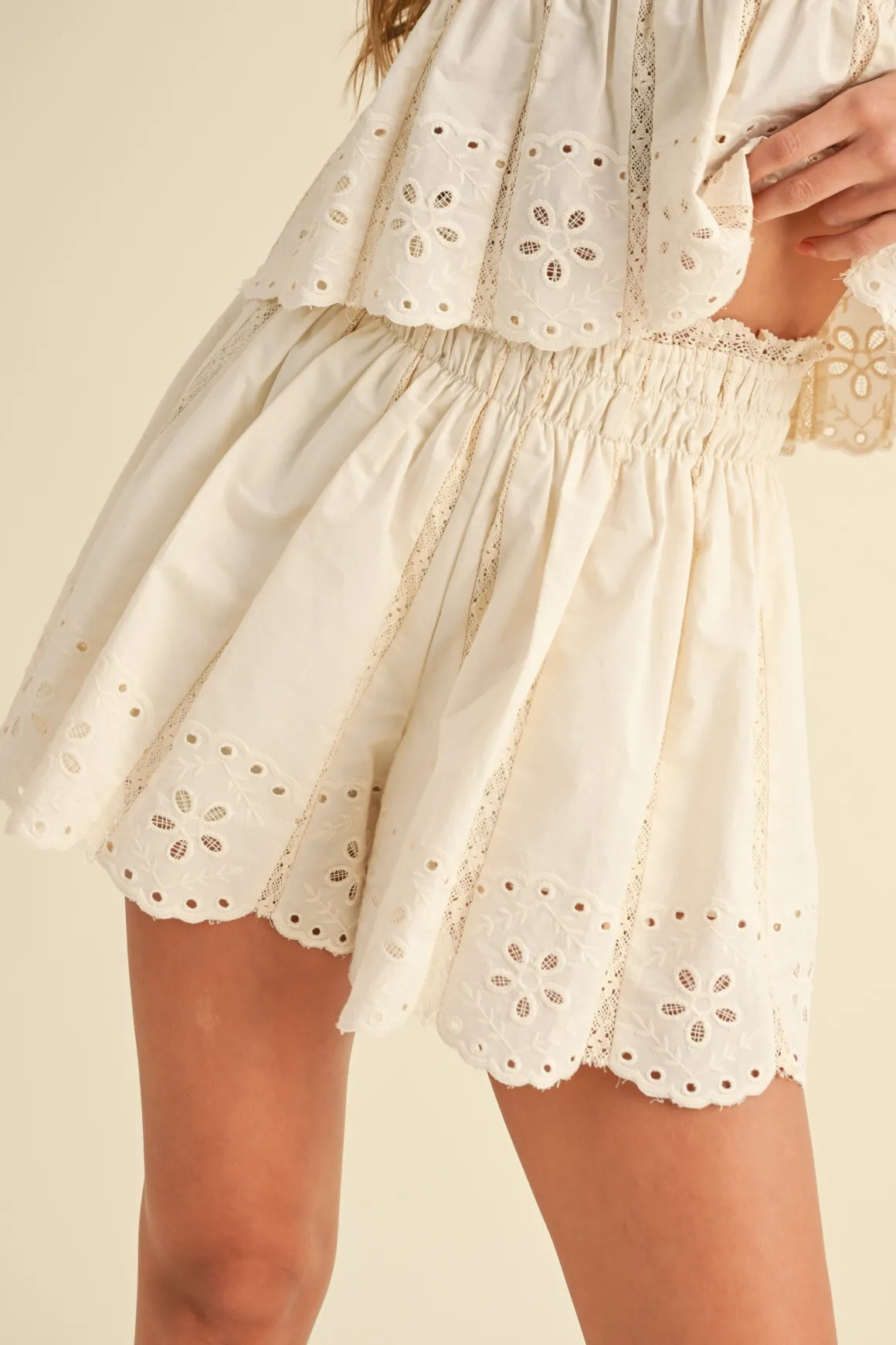 Waitlist 4/30 ♥ Saylor Sleeveless Embroidered Top And Lace Trim Shorts Set Cream