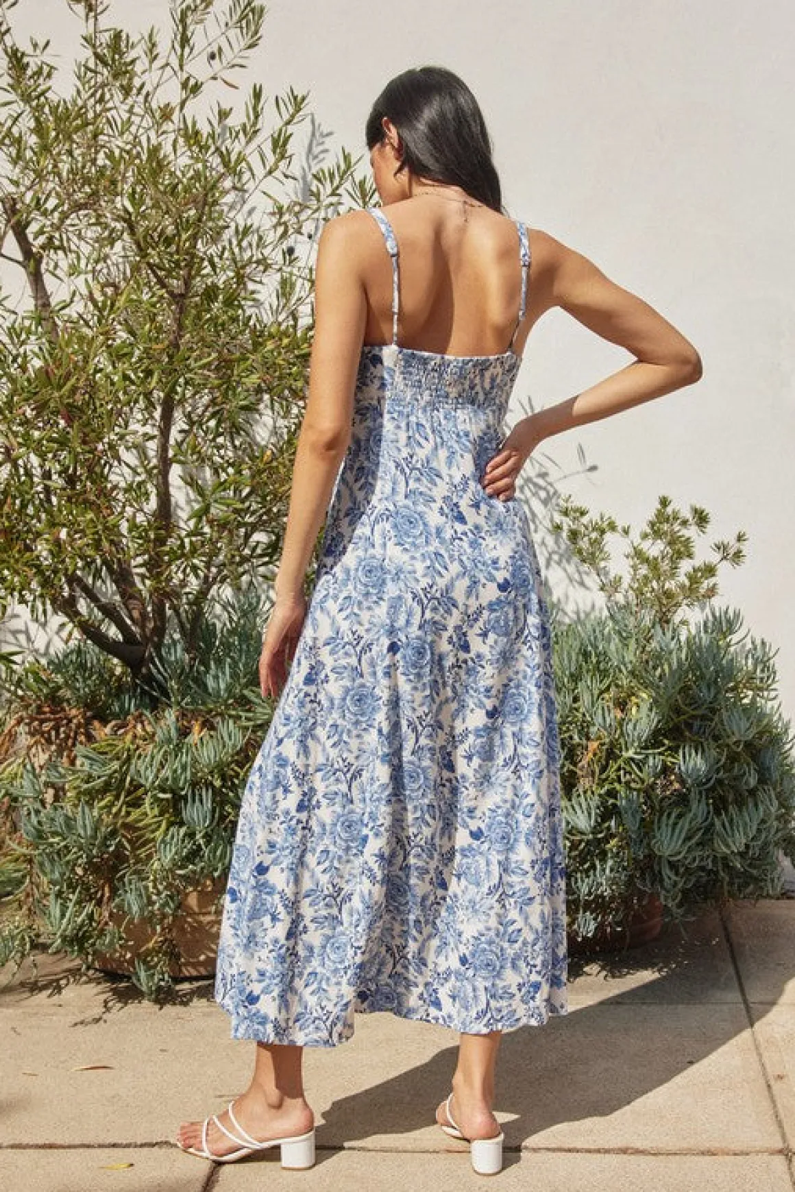 Waitlist 5/28 ♥ Sophia Sleeveless Floral Print Midi Dress Navy