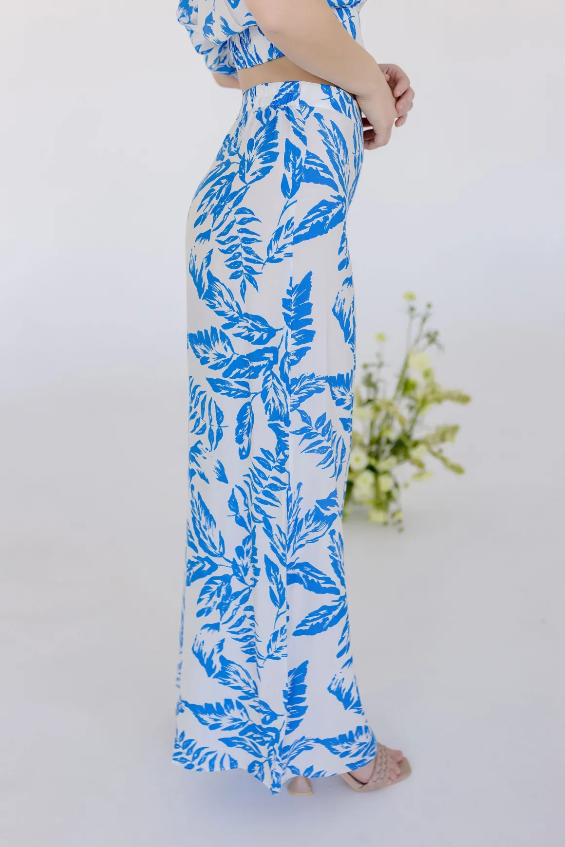 Wendy Short Sleeve Crop Top And Leaf Print Wide Leg Pants Set Blue