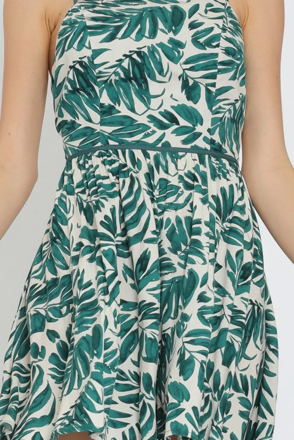 Whitley Sleeveless Cross Back Leaf Print Romper Green